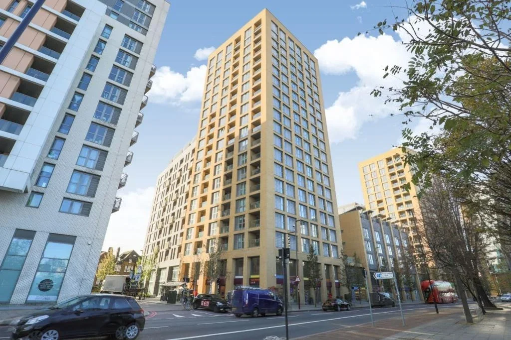 Flat Vian Street in Greater London