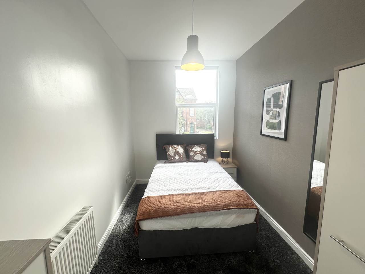 Room Bankfield Road in Leeds