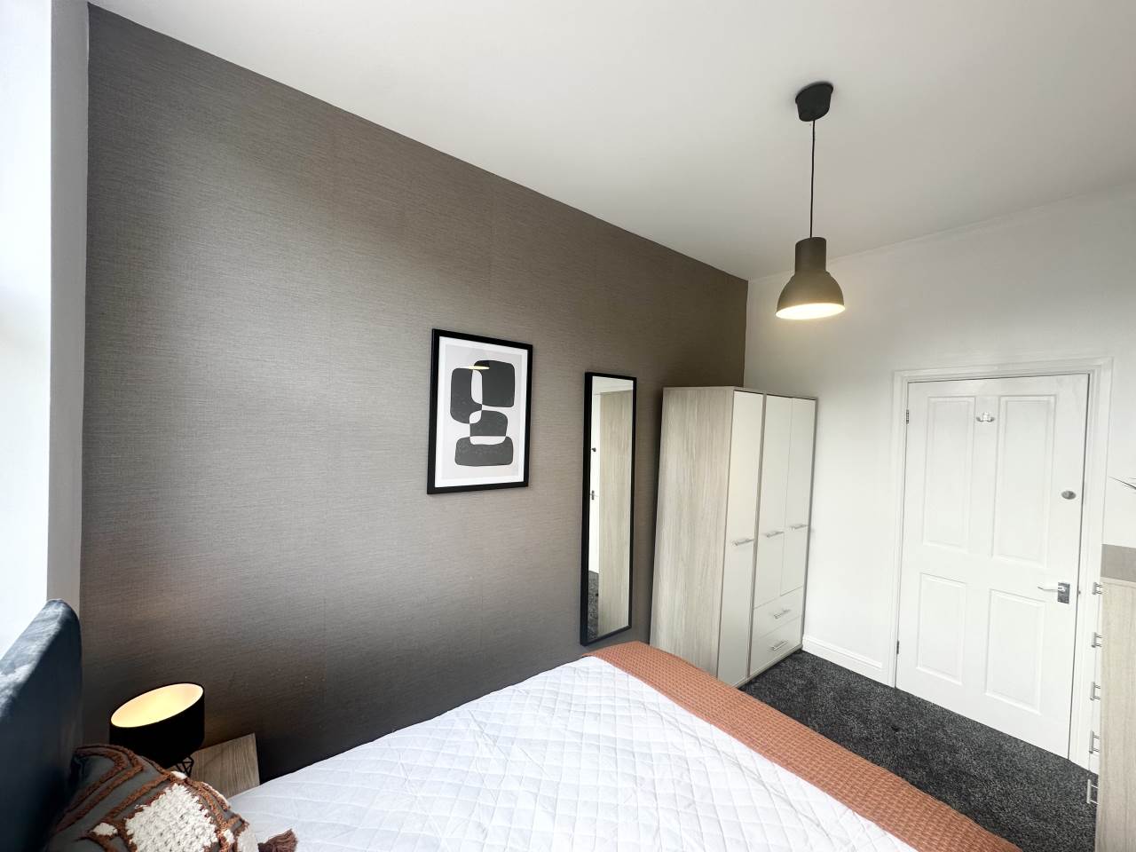 Room Bankfield Road in Leeds