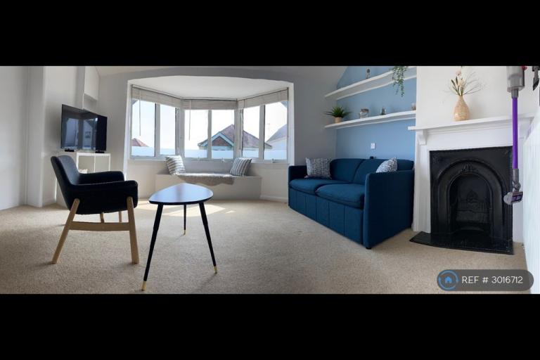 Flat Woodmead Road in Lyme Regis
