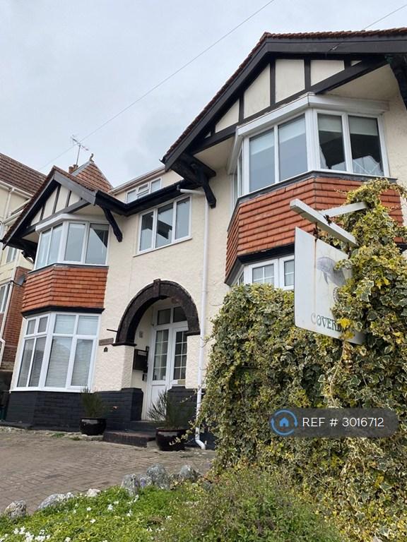 Flat Woodmead Road in Lyme Regis