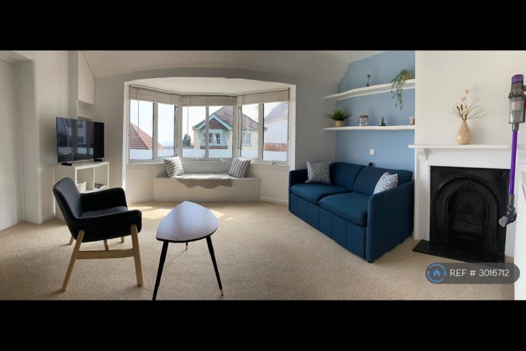 Flat Woodmead Road in Lyme Regis