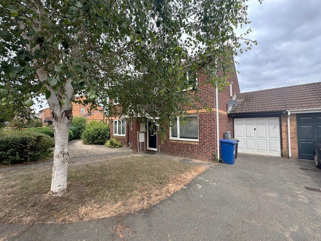 House Mount Road in West Suffolk