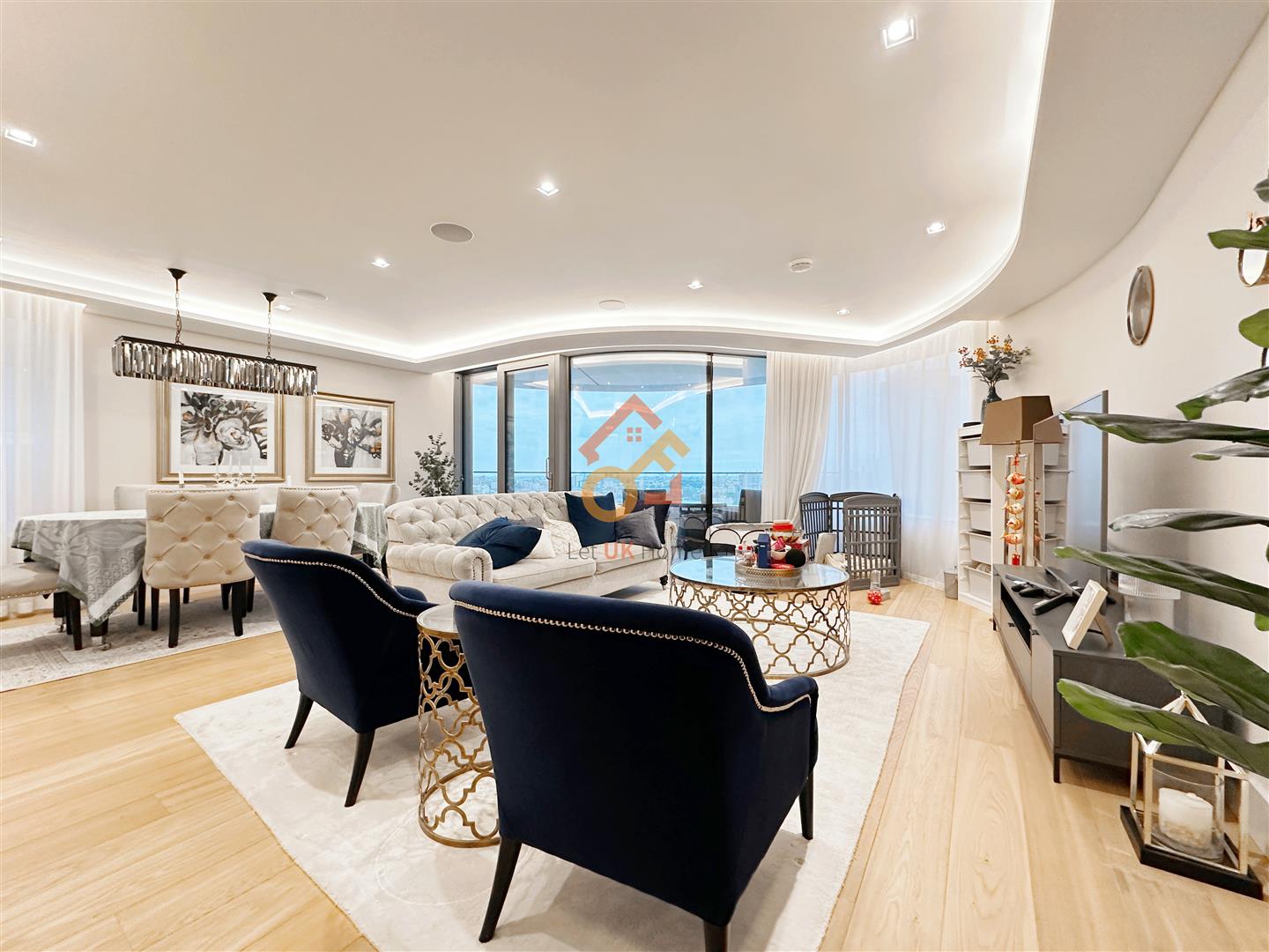 Flat Albert Embankment in Greater London