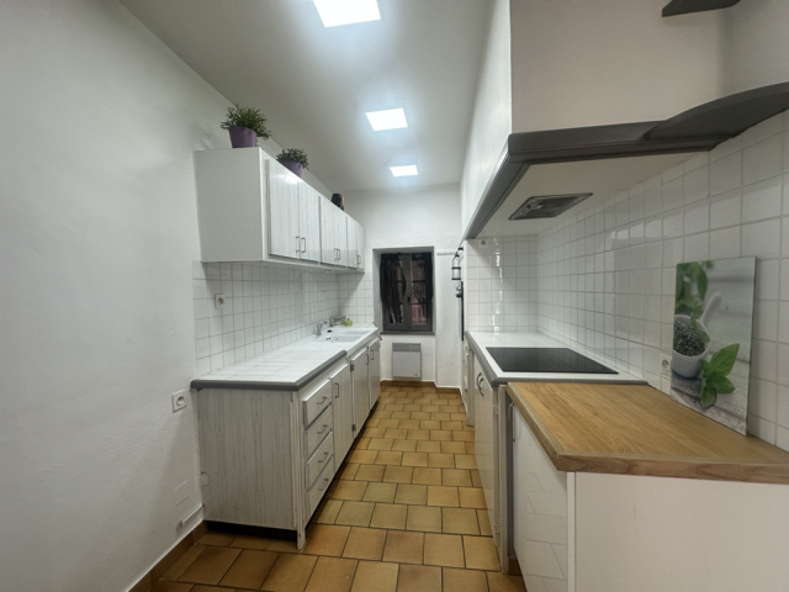 Appartement D 999 à Vic-le-Fesq