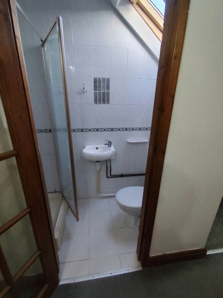 Room Limpsfield Avenue in Greater London