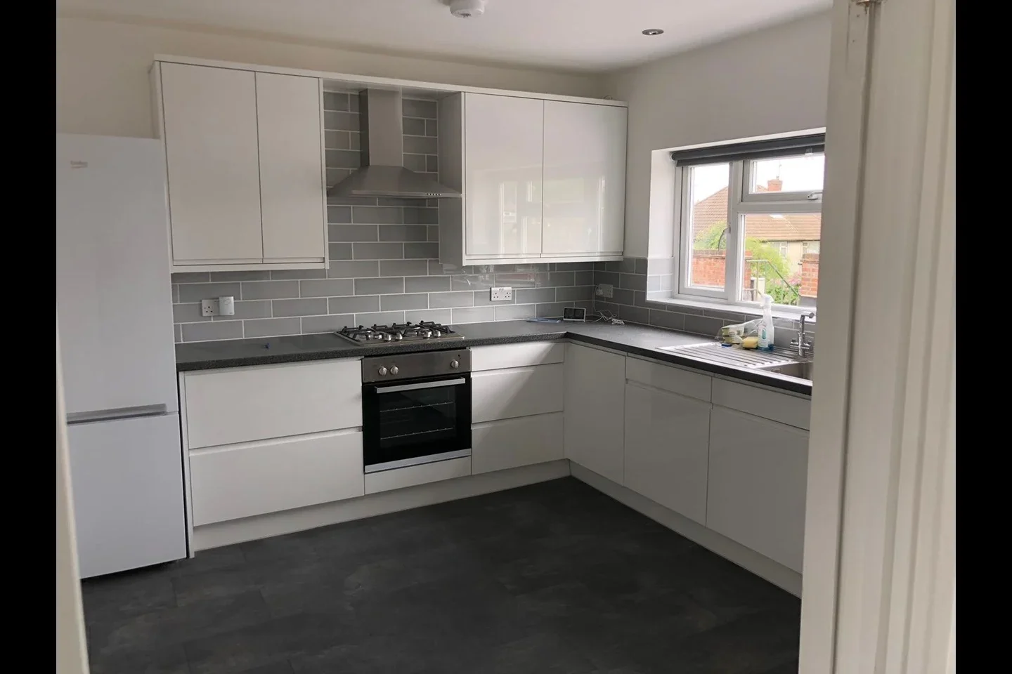 Room North Parade in Greater London