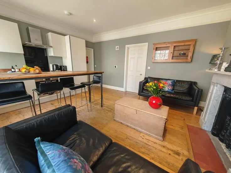 Flat St Swithun Street in Winchester