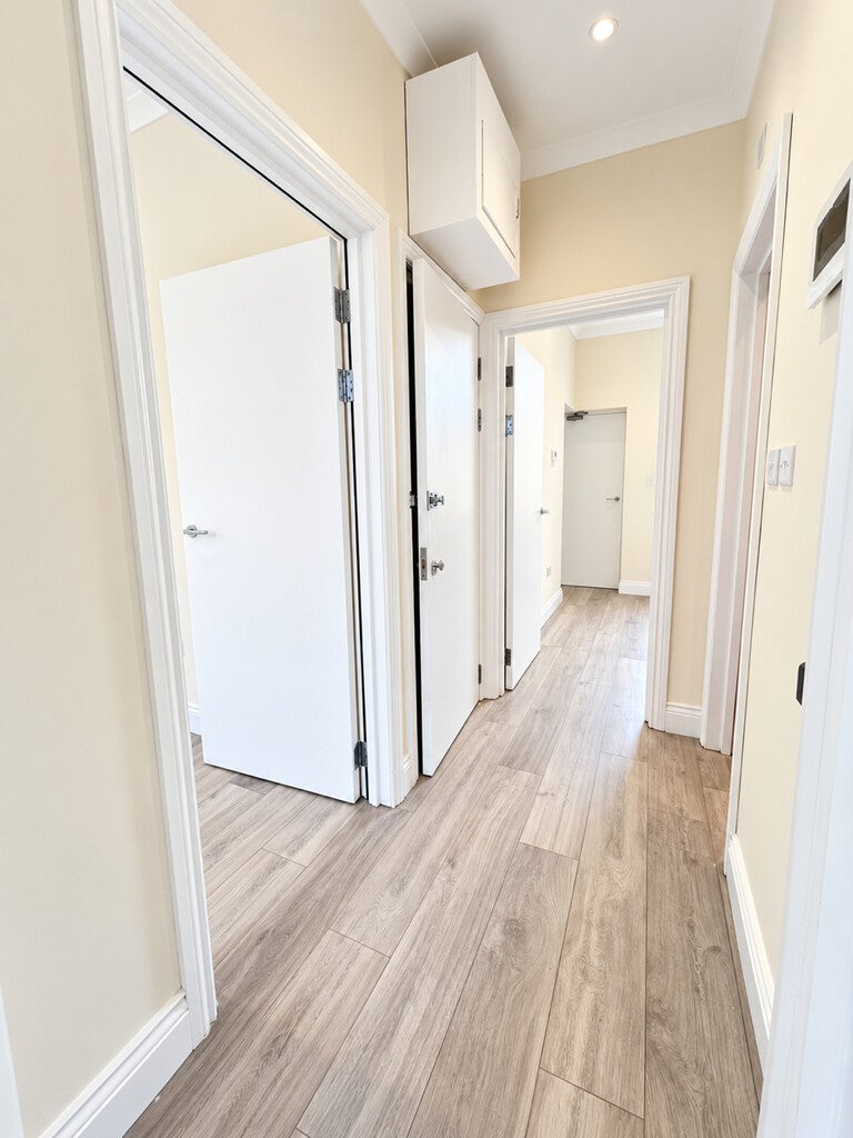 Flat Blackstock Road in Greater London