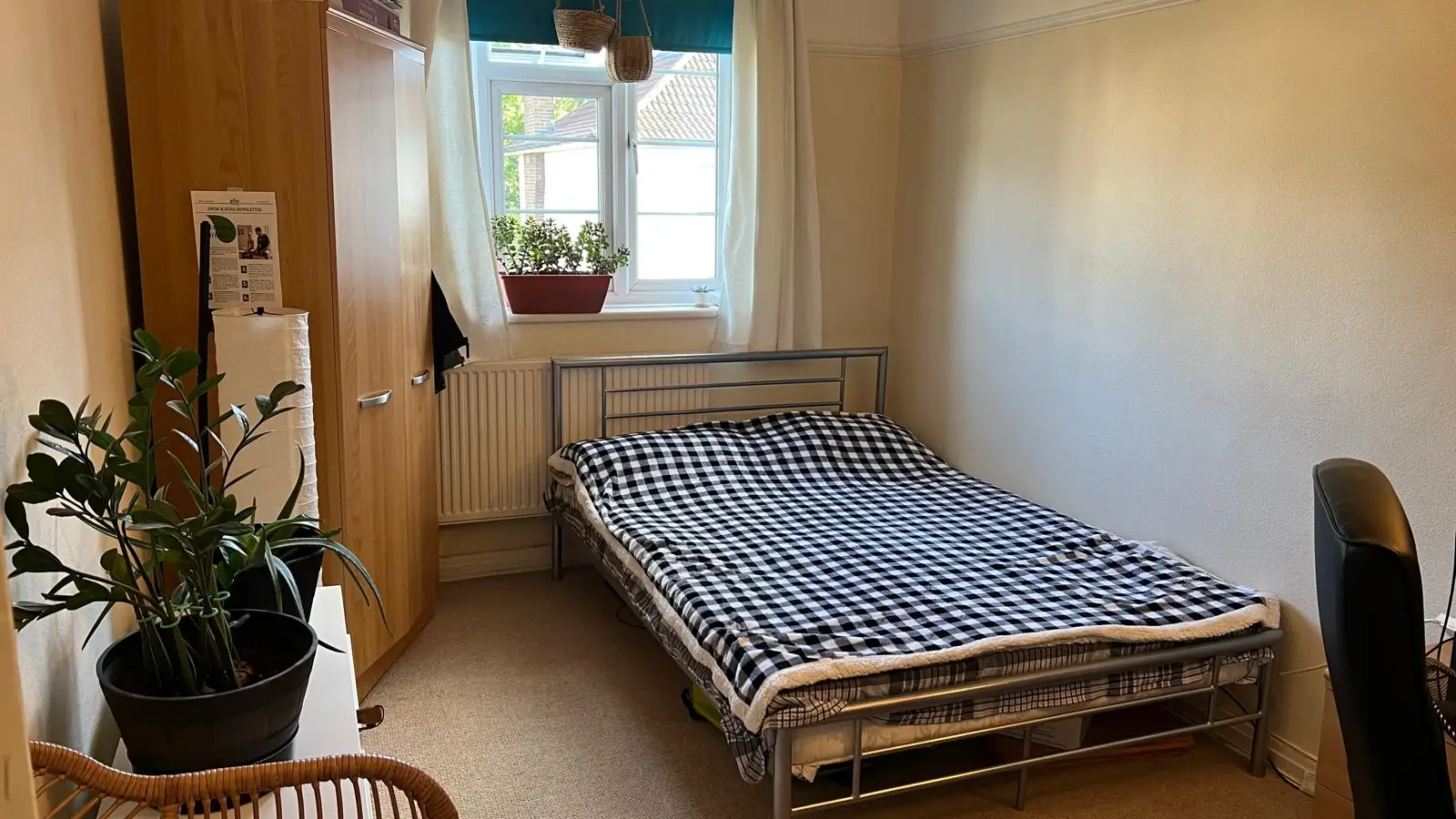 Room Elgin Road in Greater London