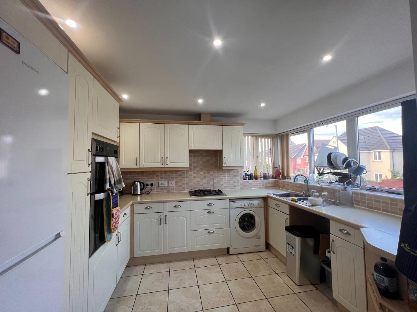 Flat St Crispin Crescent in Upton