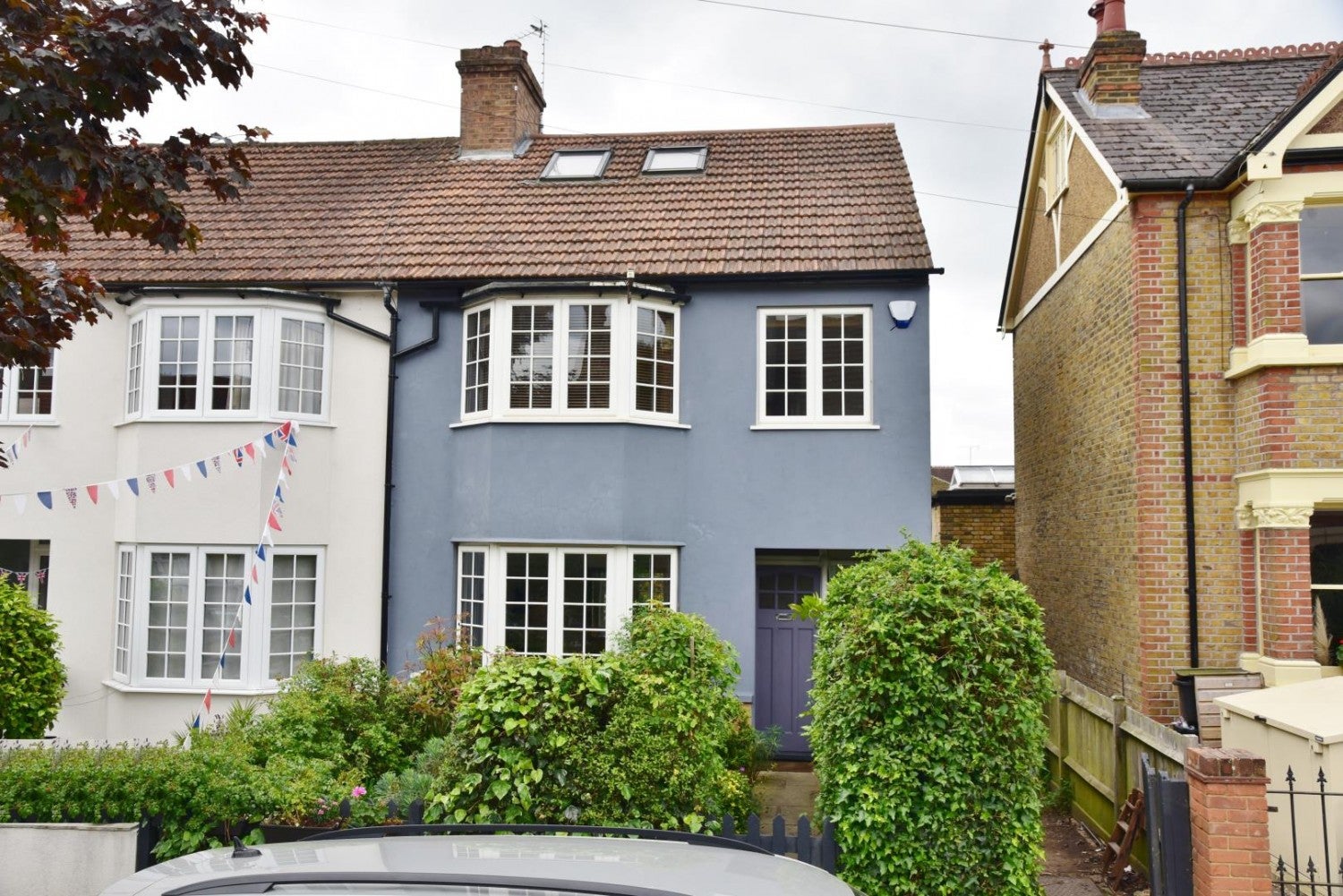 House Cedar Avenue in Greater London