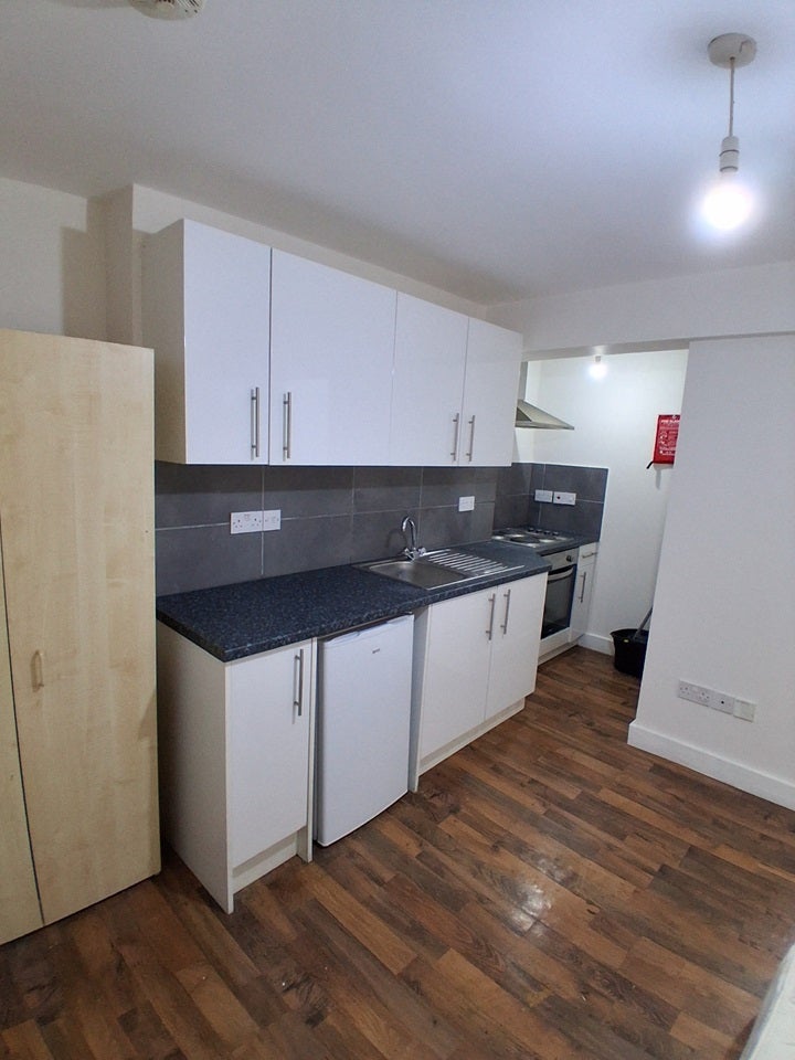 Flat Finchley Road in Greater London