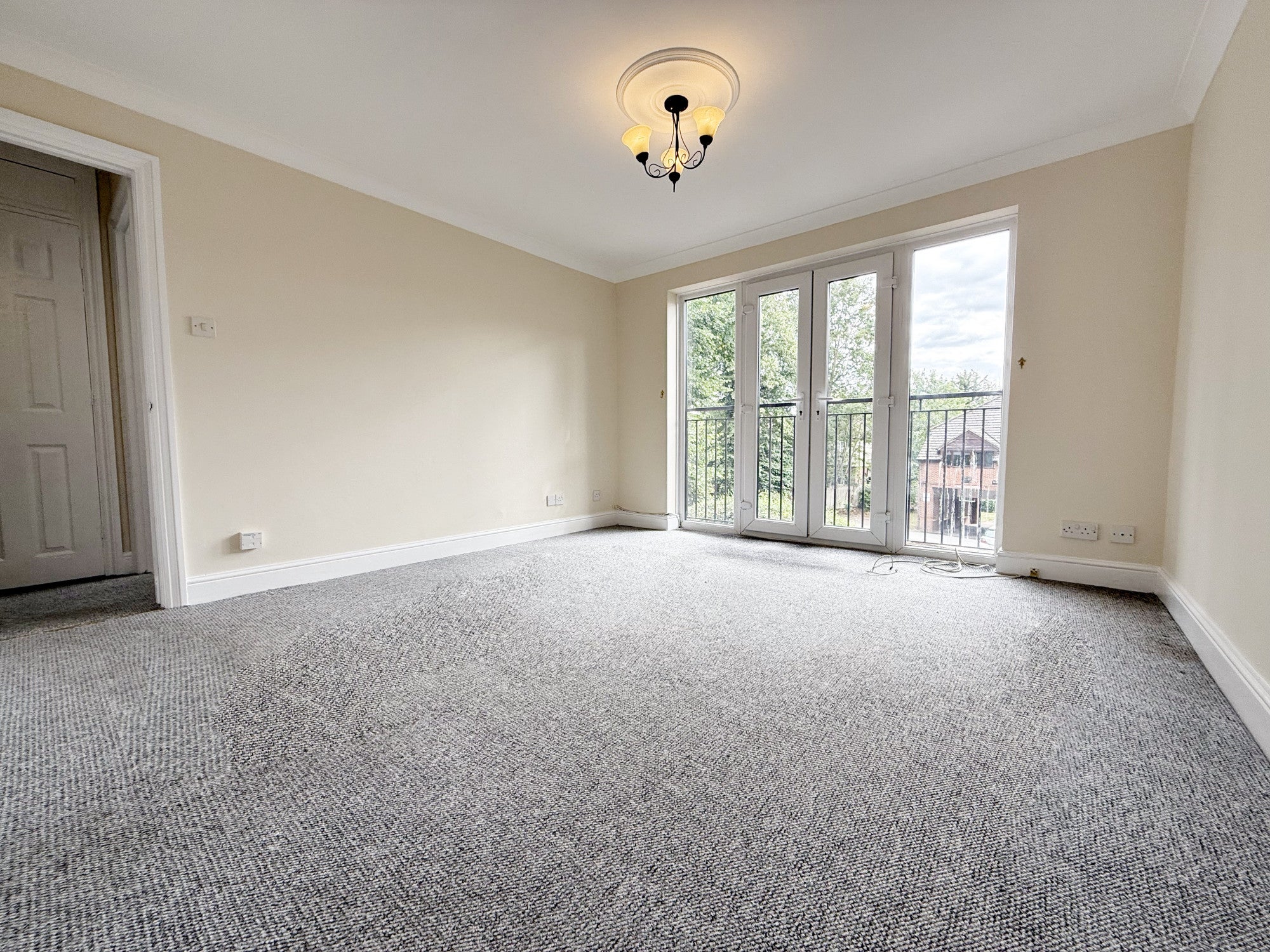 Flat Upton Park in Slough