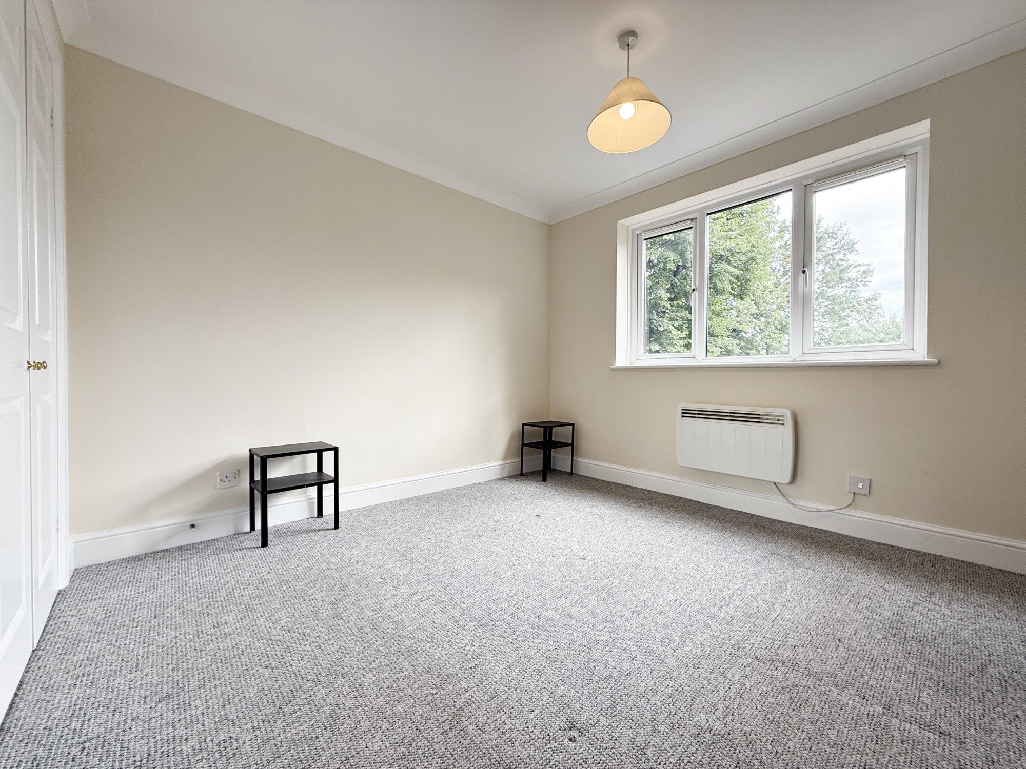 Flat Upton Park in Slough