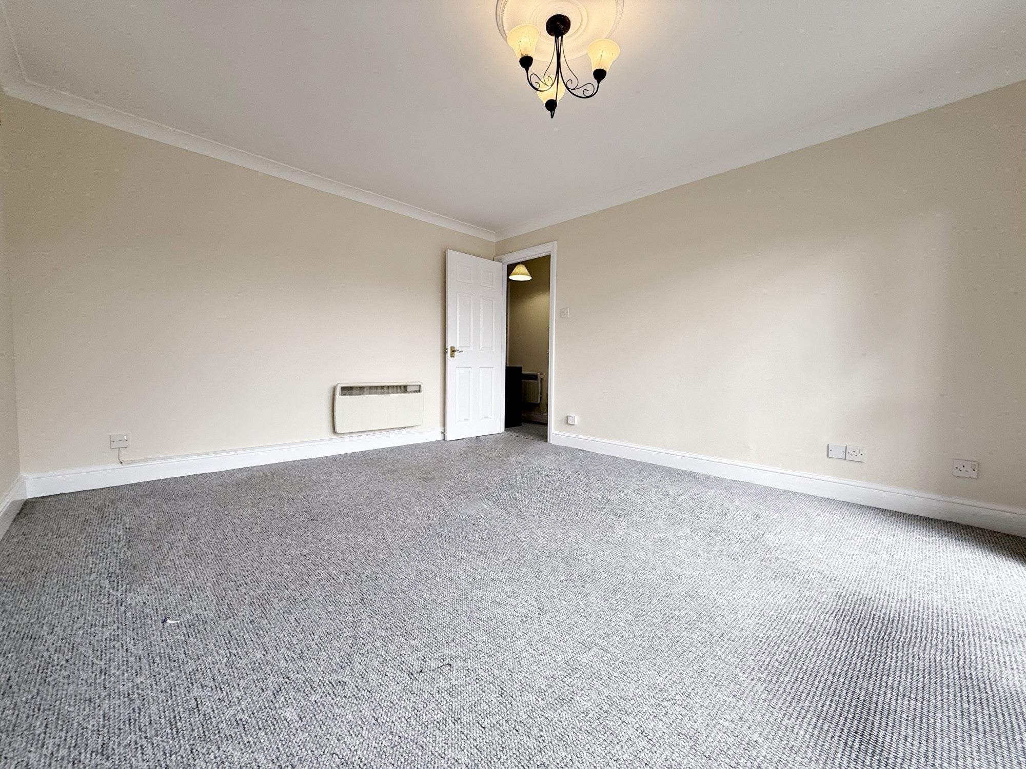 Flat Upton Park in Slough