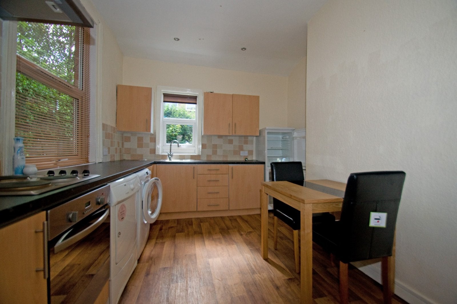 Flat Kirkstall Avenue in Leeds