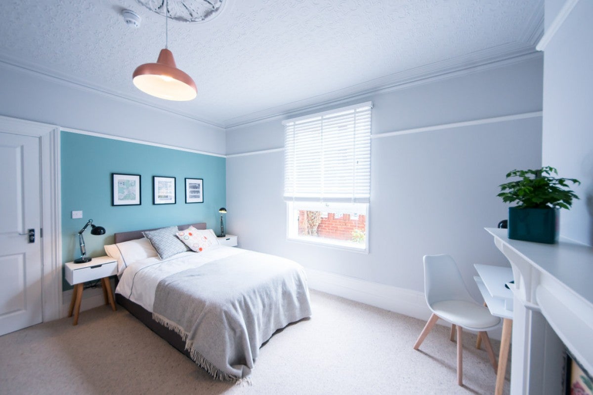 Room Baker Street in Reading