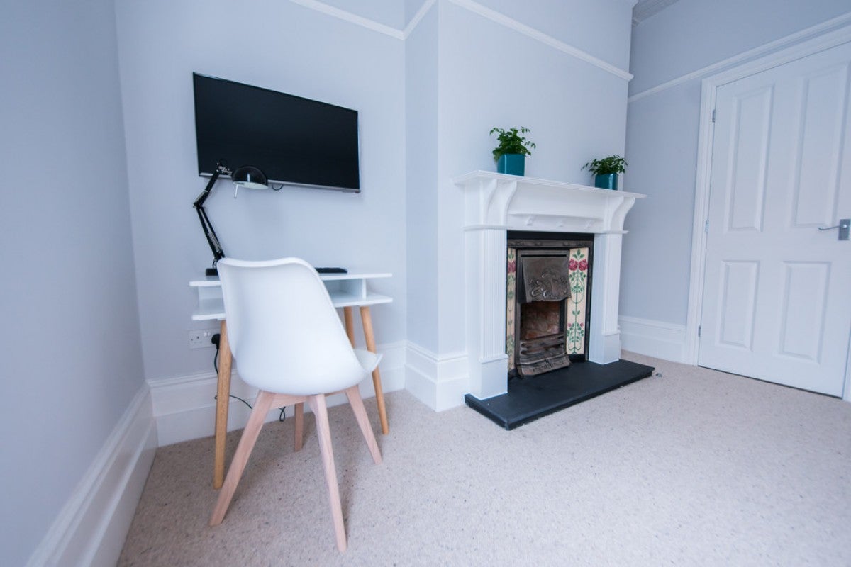 Room Baker Street in Reading