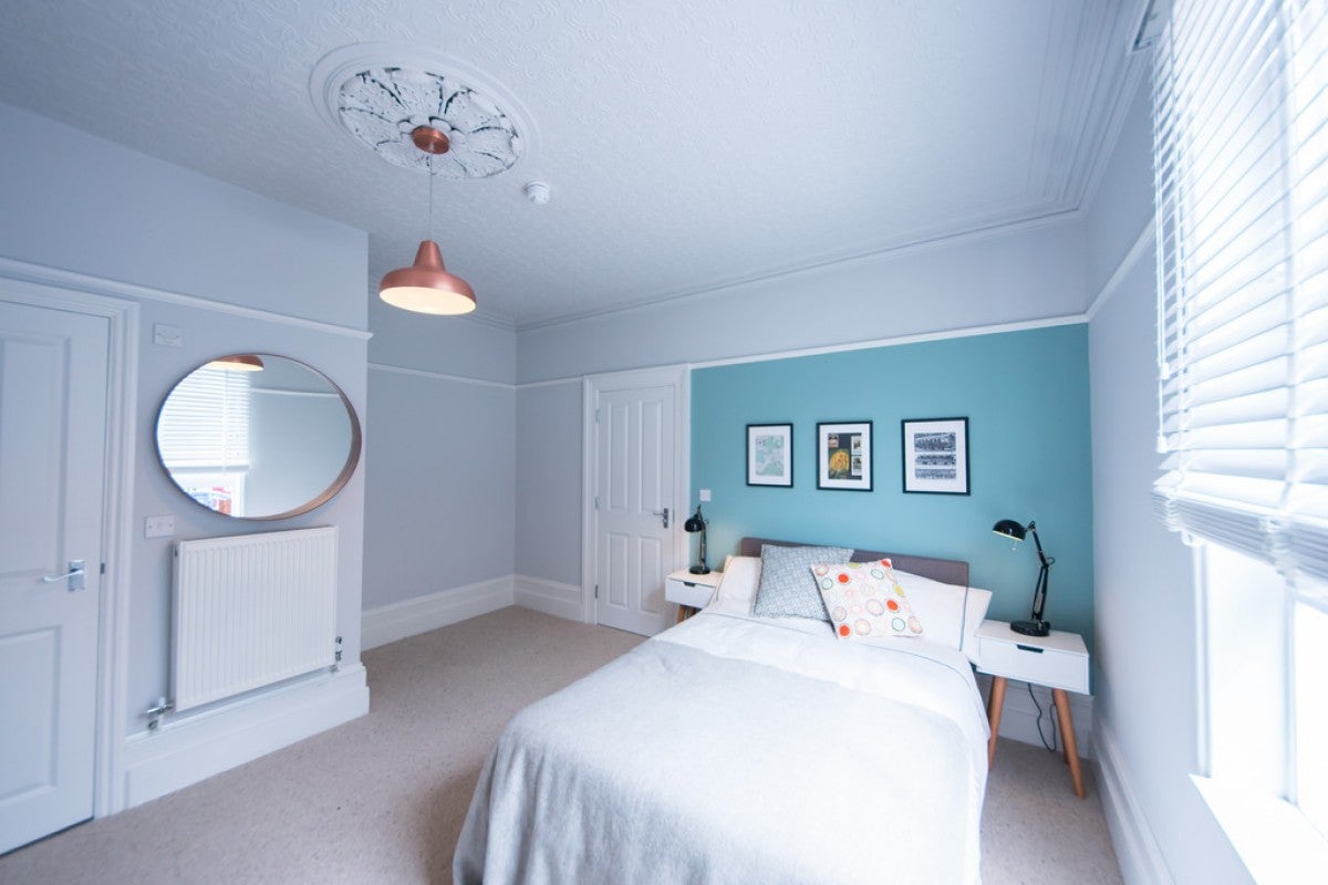Room Baker Street in Reading