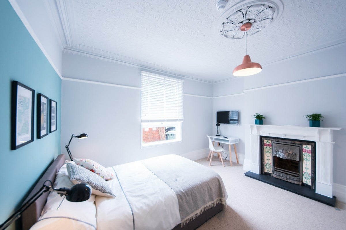 Room Baker Street in Reading