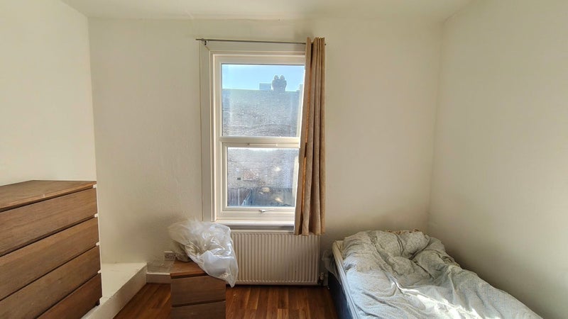 Room Cedar Road in Greater London