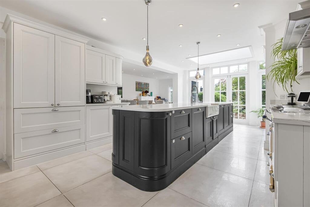House Camlet Way in Greater London