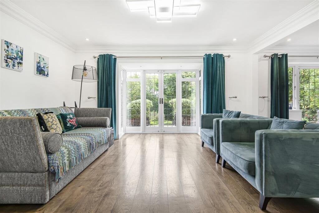 House Camlet Way in Greater London