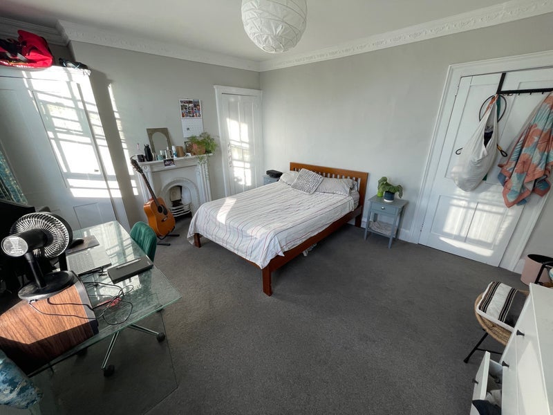 Room Wandsworth Road in Greater London
