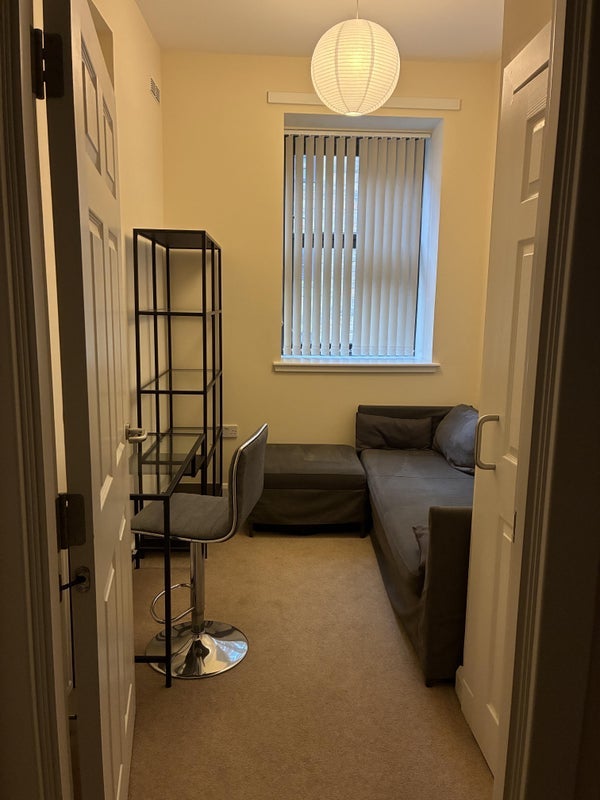 Flat Dundasvale Court in Glasgow