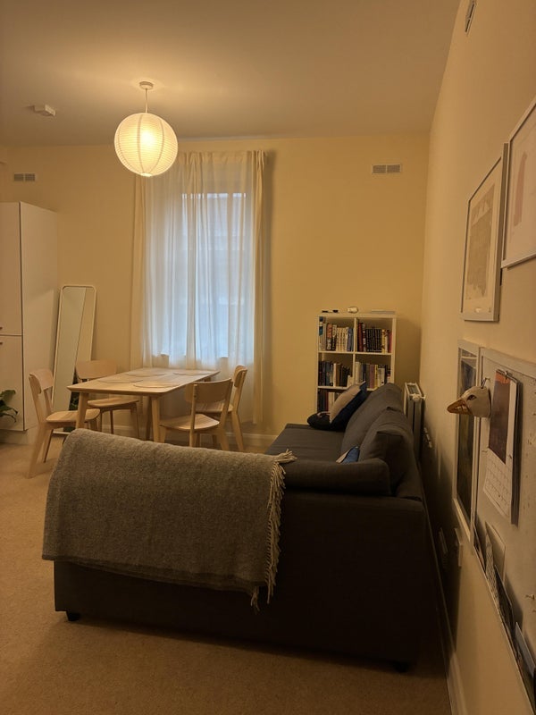 Flat Dundasvale Court in Glasgow