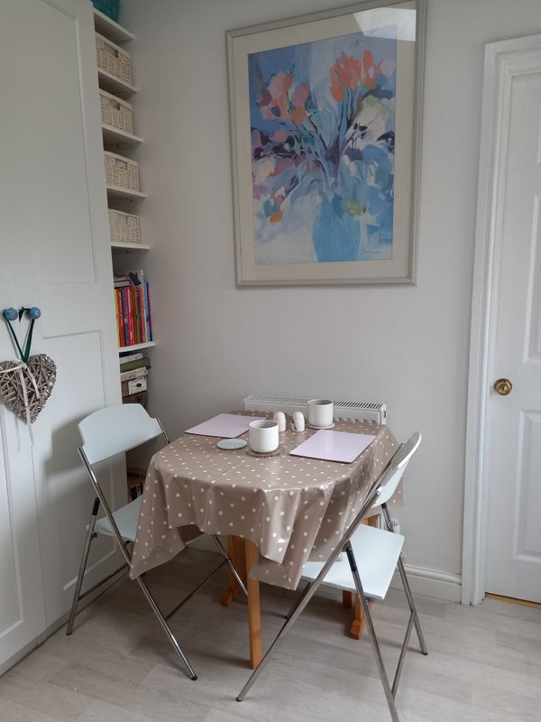 Flat Lavender Close in Thornbury