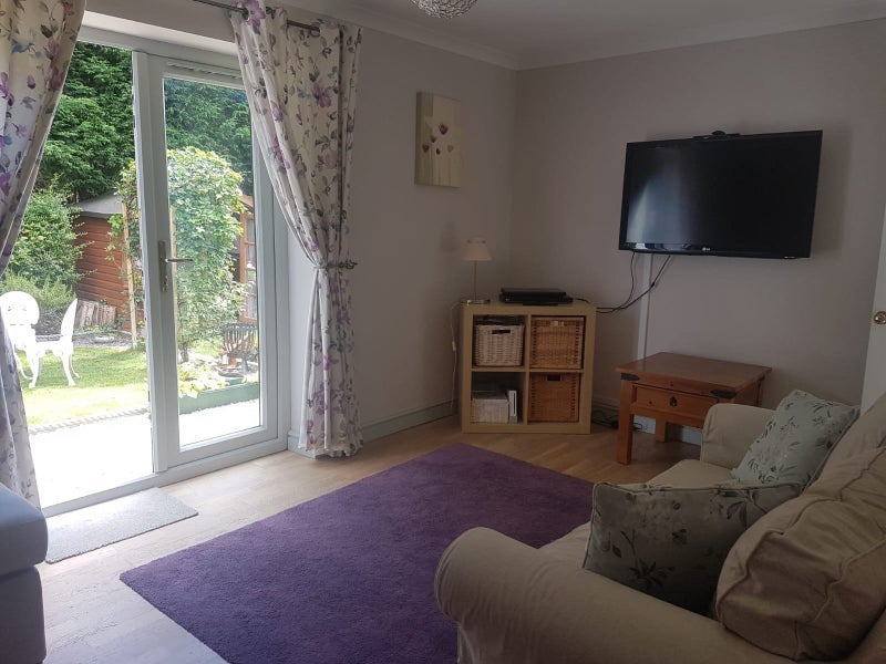 Flat Lavender Close in Thornbury