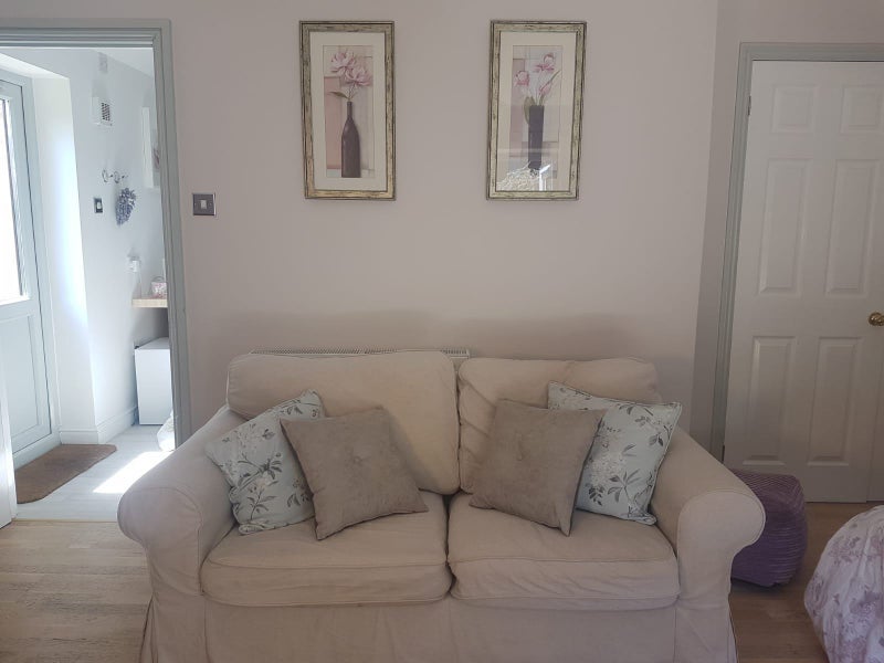 Flat Lavender Close in Thornbury