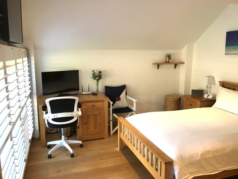 Room Cheapside Road in Cheapside