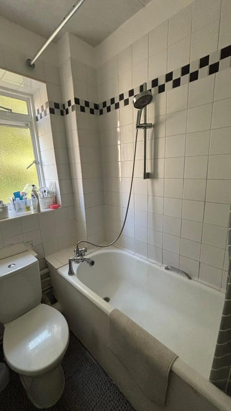 Room East Street in Greater London