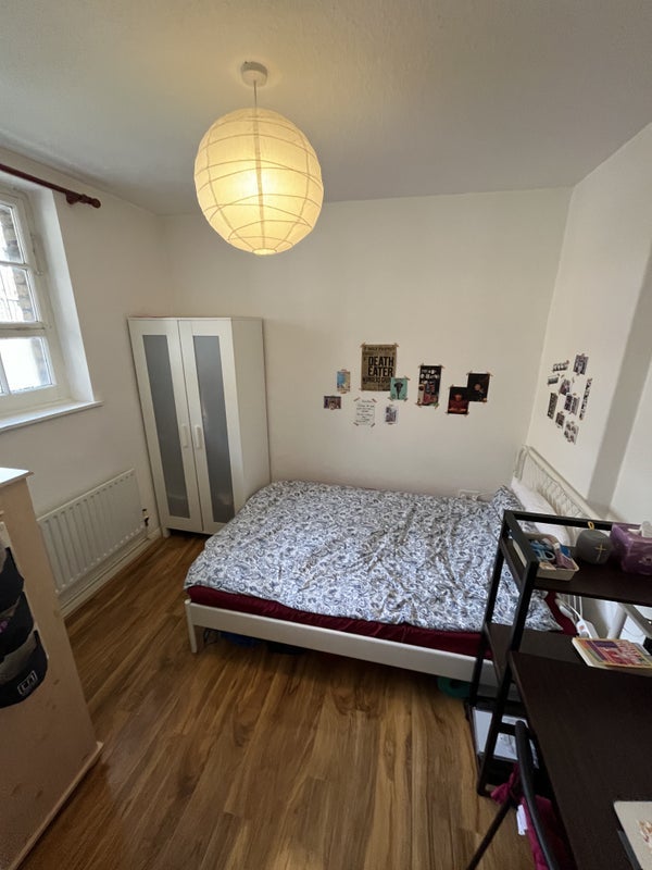 Room East Street in Greater London