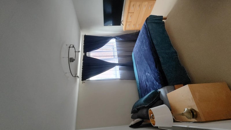 Room Parkgate Road in Greater London