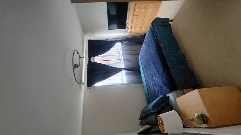 Room Parkgate Road in Greater London