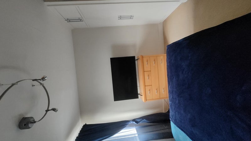 Room Parkgate Road in Greater London