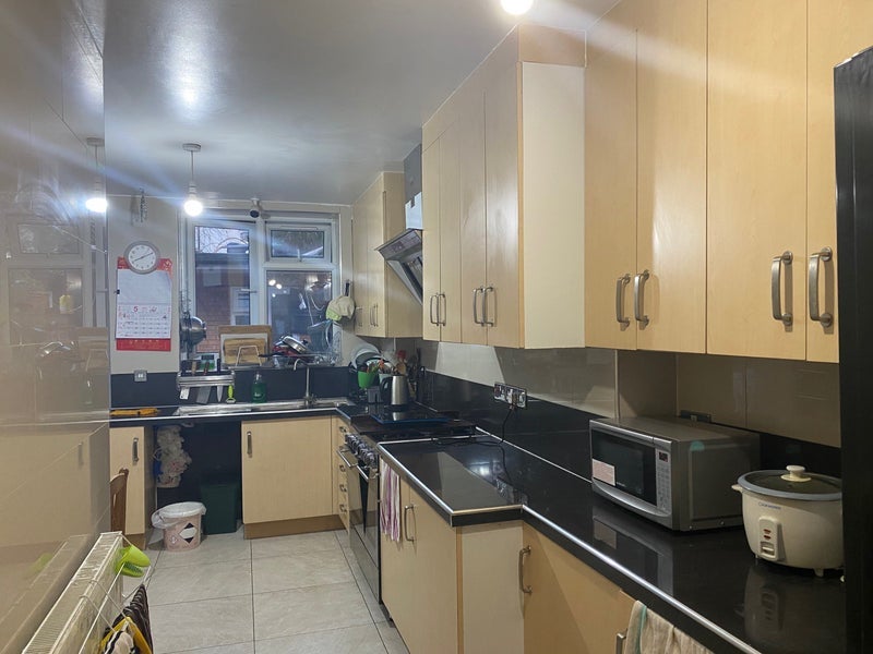 Room Ladysmith Road in Greater London