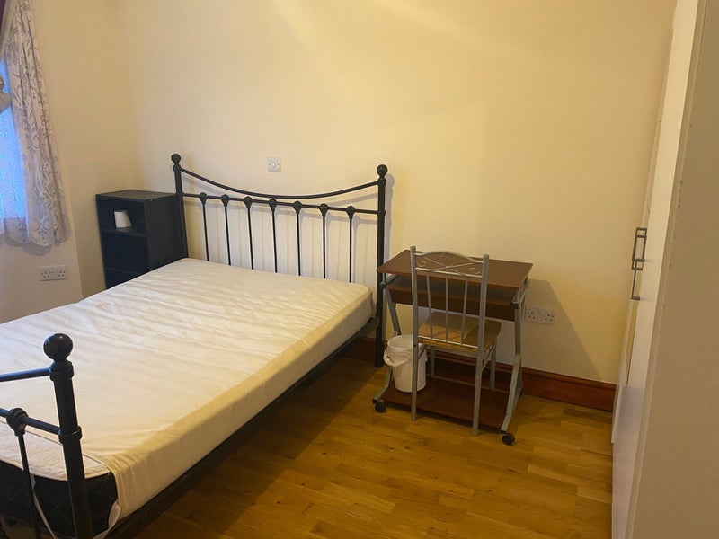 Room Ladysmith Road in Greater London