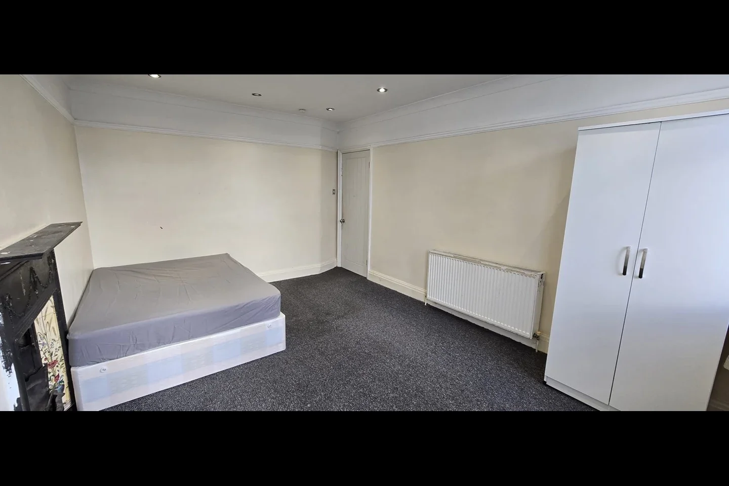Room Windermere Avenue in Greater London