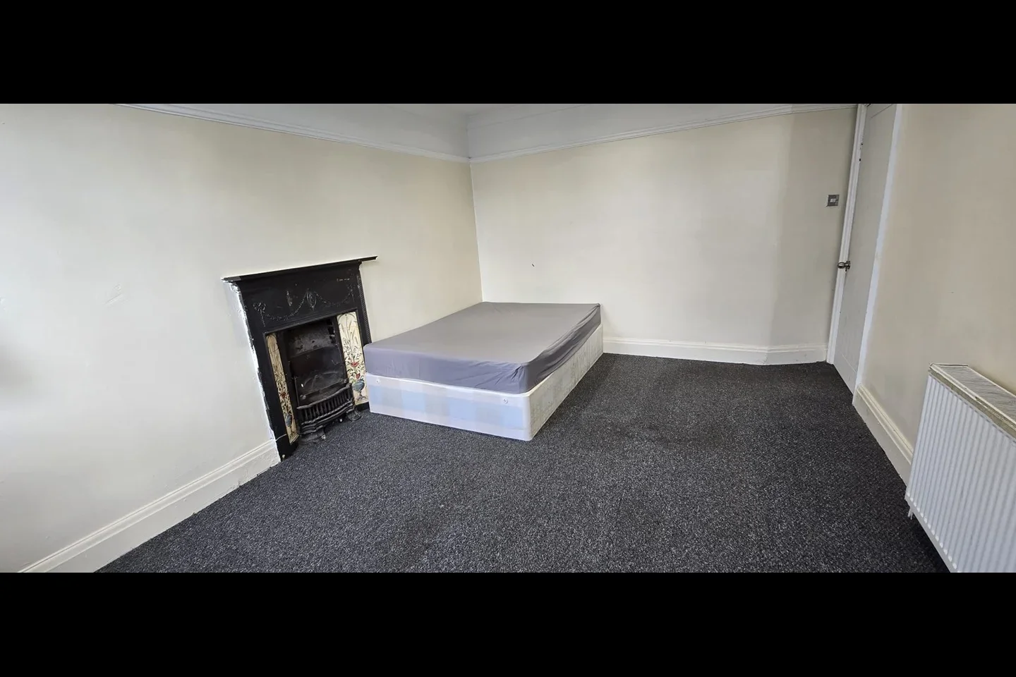 Room Windermere Avenue in Greater London