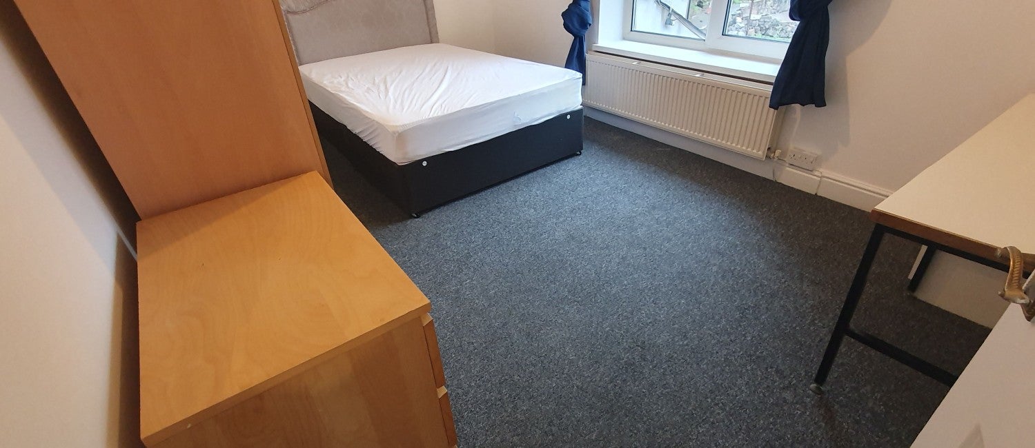 Flat Mundy Place in Cardiff