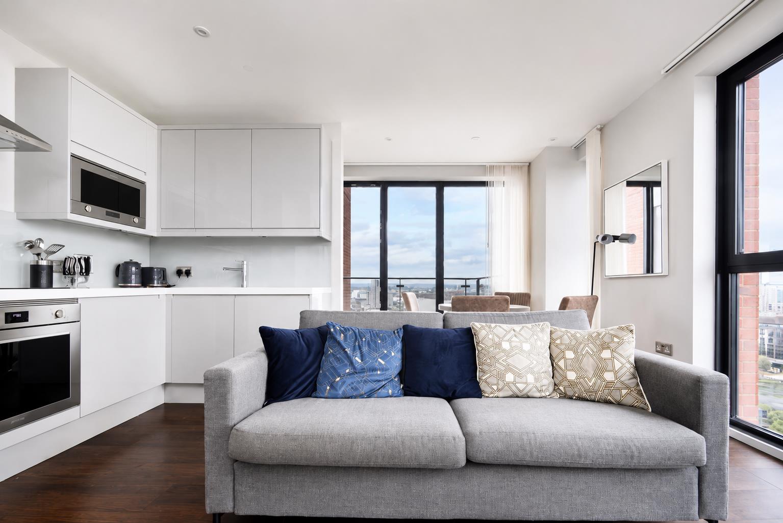 Flat Silvocea Way in Greater London
