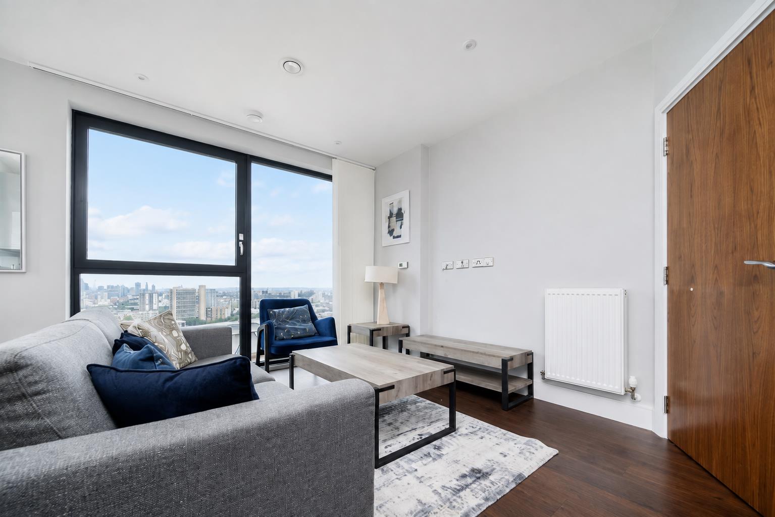 Flat Silvocea Way in Greater London