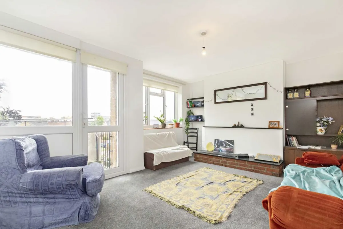 Flat Acre Road in Greater London