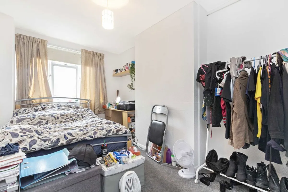 Flat Acre Road in Greater London