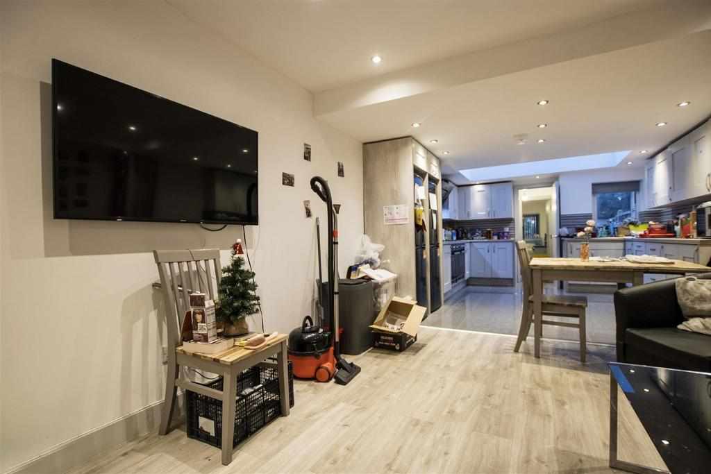 Flat Heeley Road in Birmingham